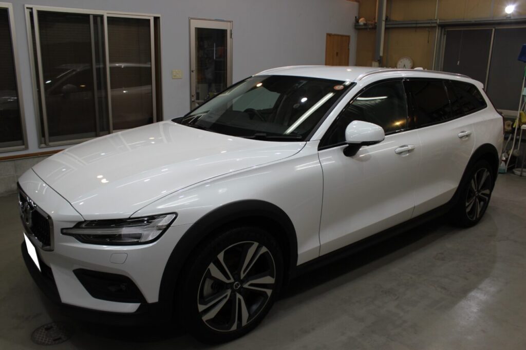 ８月２７日　ボルボＶ６０　Ｎ様　新規施工　